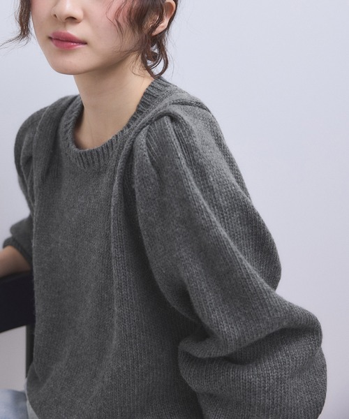 ADAM ET ROPE'(アダムエロペ)の「【WEB限定】ショルダータックニットプルオーバー(ニット/セーター・レディース・ブラウン/オフホワイト/チャコールグレー/ブルー系その他4・FREE)」の19枚目の写真