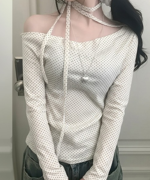 Nia(ニア)の「Nia(ニア)/チョーカーリボン ドットワンショルダー長袖カットソー(Tシャツ/カットソー・レディース・アイボリー/ピンク・SMALL/MEDIUM)」の2枚目の写真