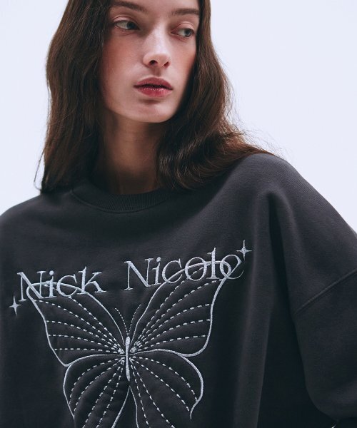 NICK&NICOLE(ニックアンドニコール)の「SHINE BUTTERFLY SWEATSHIRT_CHARCOAL SILVER(スウェット・レディース・その他・FREE)」の2枚目の写真