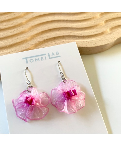 tone（トーン）の「【TOMEI LAB】オーガンジー フラワー ピアス(MA)（ピアス（両耳用）・レディース・グレー系その他/ピンク系その他/パープル/ピンク系その他2/ホワイト・FREE）」の5枚目の写真