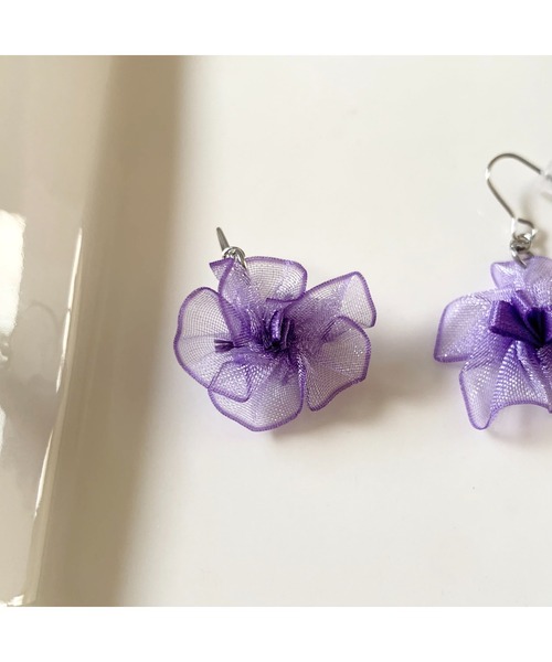 tone（トーン）の「【TOMEI LAB】オーガンジー フラワー ピアス(MA)（ピアス（両耳用）・レディース・グレー系その他/ピンク系その他/パープル/ピンク系その他2/ホワイト・FREE）」の9枚目の写真