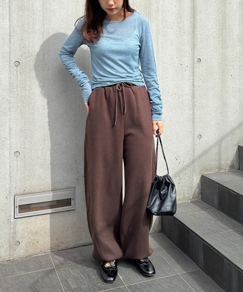 ISOOK（アイスー）の「【ISOOK / アイスー】ウールライク起毛コクーンパンツ / リラックスパンツ ドロストパンツ カーブ バレル ホワイト ブラック ブラウン 白 黒 ZOZOTOWN限定（その他パンツ・レディース・ブラック/ベージュ/ブラウン・FREE）」の16枚目の写真