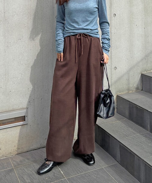 ISOOK（アイスー）の「【ISOOK / アイスー】ウールライク起毛コクーンパンツ / リラックスパンツ ドロストパンツ カーブ バレル ホワイト ブラック ブラウン 白 黒 ZOZOTOWN限定（その他パンツ・レディース・ブラック/ベージュ/ブラウン・FREE）」の10枚目の写真