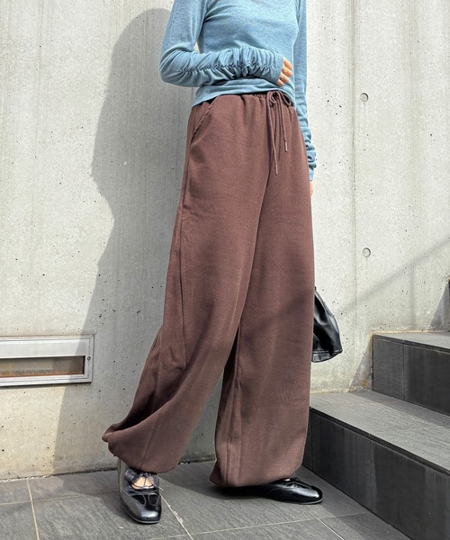 ISOOK（アイスー）の「【ISOOK / アイスー】ウールライク起毛コクーンパンツ / リラックスパンツ ドロストパンツ カーブ バレル ホワイト ブラック ブラウン 白 黒 ZOZOTOWN限定（その他パンツ・レディース・ブラック/ベージュ/ブラウン・FREE）」の17枚目の写真