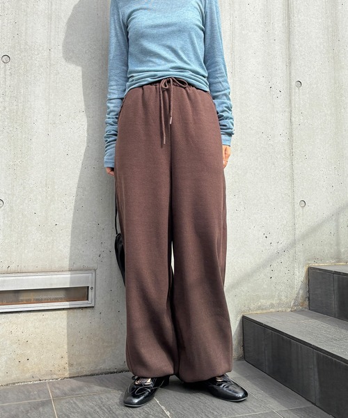 ISOOK（アイスー）の「【ISOOK / アイスー】ウールライク起毛コクーンパンツ / リラックスパンツ ドロストパンツ カーブ バレル ホワイト ブラック ブラウン 白 黒 ZOZOTOWN限定（その他パンツ・レディース・ブラック/ベージュ/ブラウン・FREE）」の9枚目の写真
