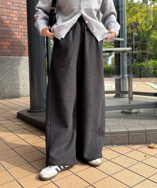 ISOOK（アイスー）の「【ISOOK / アイスー】ウールライク起毛コクーンパンツ / リラックスパンツ ドロストパンツ カーブ バレル ホワイト ブラック ブラウン 白 黒 ZOZOTOWN限定（その他パンツ・レディース・ブラック/ベージュ/ブラウン・FREE）」の22枚目の写真