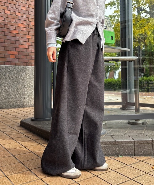 ISOOK（アイスー）の「【ISOOK / アイスー】ウールライク起毛コクーンパンツ / リラックスパンツ ドロストパンツ カーブ バレル ホワイト ブラック ブラウン 白 黒 ZOZOTOWN限定（その他パンツ・レディース・ブラック/ベージュ/ブラウン・FREE）」の19枚目の写真