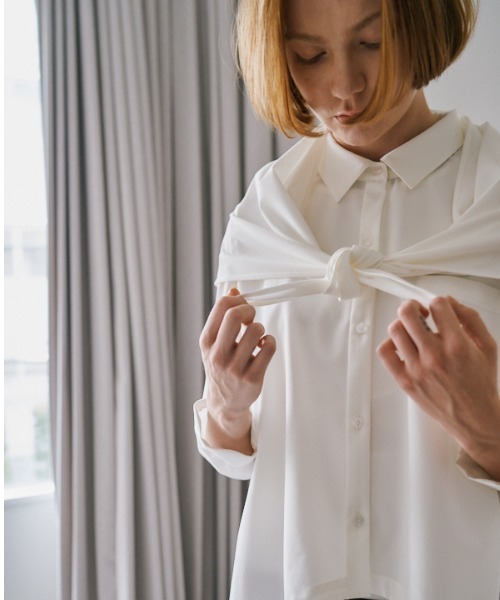 Muel Chic（ミュエルシック）の「Canberra scarf shirt  キャンベラスカーフシャツ（シャツ/ブラウス・レディース・ベージュ/オフホワイト/ブラック・FREE）」の12枚目の写真
