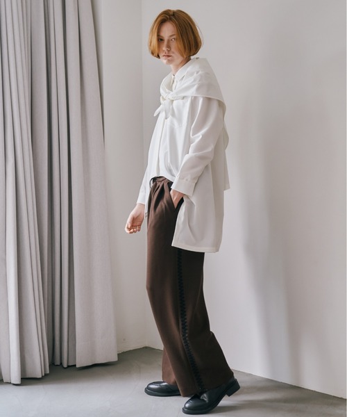 Muel Chic（ミュエルシック）の「Canberra scarf shirt  キャンベラスカーフシャツ（シャツ/ブラウス・レディース・ベージュ/オフホワイト/ブラック・FREE）」の22枚目の写真