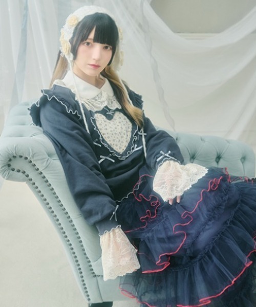 kutir（クティール）の「【クティールとレトロ】アソートハートフリルリボンスウェット（スウェット・レディース・アイボリー/レッド/ベージュ/ネイビー・FREE）」の3枚目の写真