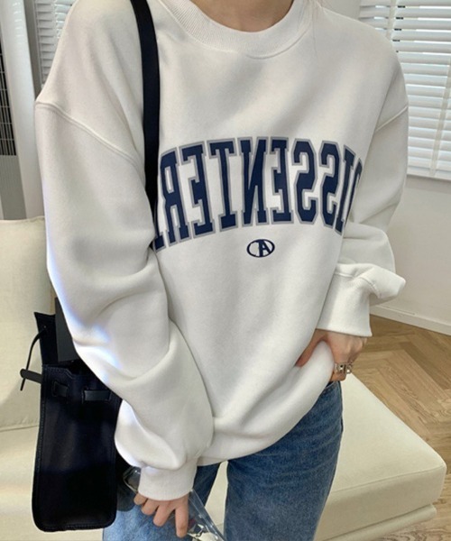 SallyLunn(サリーラン)の「カジュアルロゴスウェット(スウェット・レディース・ホワイト/ブラック/グレー・MEDIUM/LARGE)」の2枚目の写真
