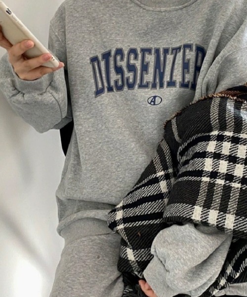 SallyLunn(サリーラン)の「カジュアルロゴスウェット(スウェット・レディース・ホワイト/ブラック/グレー・MEDIUM/LARGE)」の4枚目の写真