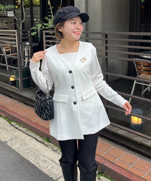 prose verse（プロズヴェール）の「【MOMO】フレアペプラムVネックジレ（ベスト・レディース・オフホワイト/ブラック・MEDIUM/LARGE）」の2枚目の写真