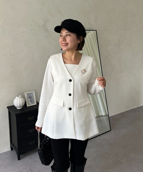 prose verse（プロズヴェール）の「【MOMO】フレアペプラムVネックジレ（ベスト・レディース・オフホワイト/ブラック・MEDIUM/LARGE）」の12枚目の写真