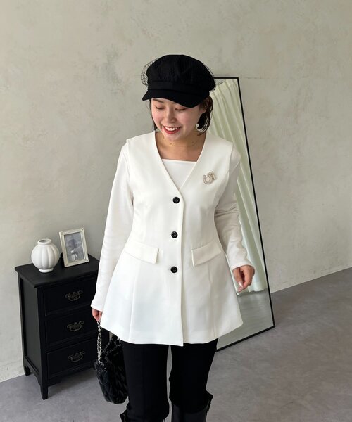 prose verse（プロズヴェール）の「【MOMO】フレアペプラムVネックジレ（ベスト・レディース・オフホワイト/ブラック・MEDIUM/LARGE）」の13枚目の写真