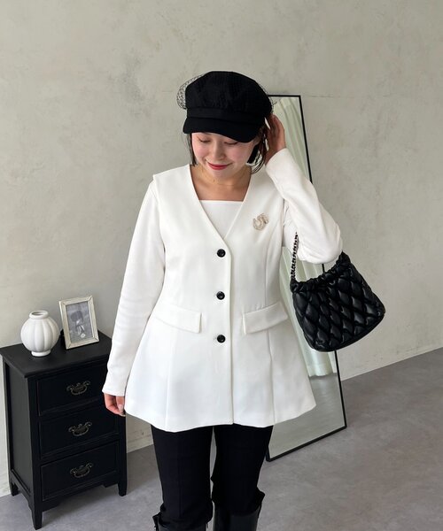 prose verse（プロズヴェール）の「【MOMO】フレアペプラムVネックジレ（ベスト・レディース・オフホワイト/ブラック・MEDIUM/LARGE）」の8枚目の写真