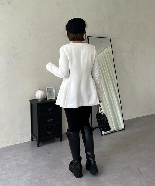 prose verse（プロズヴェール）の「【MOMO】フレアペプラムVネックジレ（ベスト・レディース・オフホワイト/ブラック・MEDIUM/LARGE）」の20枚目の写真