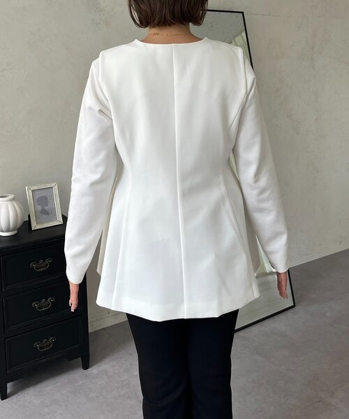 prose verse（プロズヴェール）の「【MOMO】フレアペプラムVネックジレ（ベスト・レディース・オフホワイト/ブラック・MEDIUM/LARGE）」の16枚目の写真