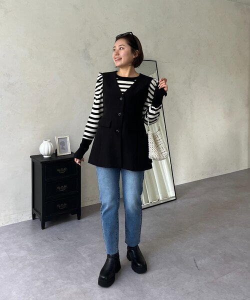 prose verse（プロズヴェール）の「【MOMO】フレアペプラムVネックジレ（ベスト・レディース・オフホワイト/ブラック・MEDIUM/LARGE）」の18枚目の写真