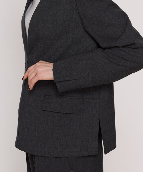 COMME CA（コムサ）の「〔 Sサイズ 〕 【2WAY】サイロスパンツイル ジャケット（ノーカラージャケット・レディース・ベージュ/チャコール・5号）」の15枚目の写真