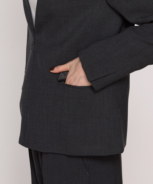 COMME CA（コムサ）の「〔 Sサイズ 〕 【2WAY】サイロスパンツイル ジャケット（ノーカラージャケット・レディース・ベージュ/チャコール・5号）」の16枚目の写真