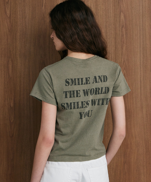 LADY VOLUME(レディーボリューム)の「スマイルウィズスヌーピーTシャツ (カーキ)(Tシャツ/カットソー・レディース・その他・SMALL/MEDIUM)」の2枚目の写真
