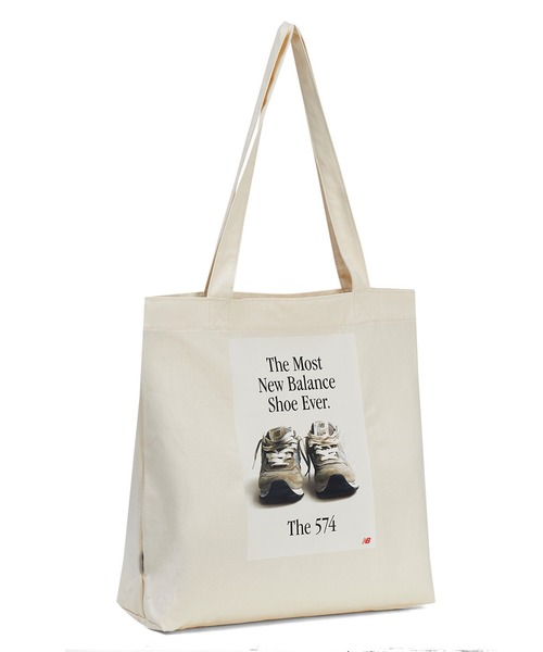NEW BALANCE（ニューバランス）の「グラフィックトート（トートバッグ・メンズ・オフホワイト/ライトグレー/マルチ・ONE SIZE）」の2枚目の写真