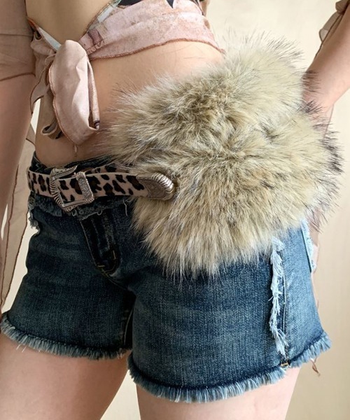 VIBGYOR Women（ヴィブジョー　ウィメン）の「【urge select】Y2K レオパード柄 ベルト(ファー付き)（ベルト・レディース・ベージュ/ブラウン・FREE）」の3枚目の写真