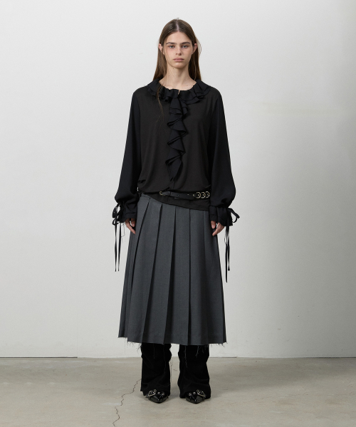 THREE TO EIGHTY(スリートゥエイティー)の「CUT HEM BELT PLEATS SKIRT CHARCOAL(スカート・レディース・その他・SMALL/MEDIUM)」の1枚目の写真