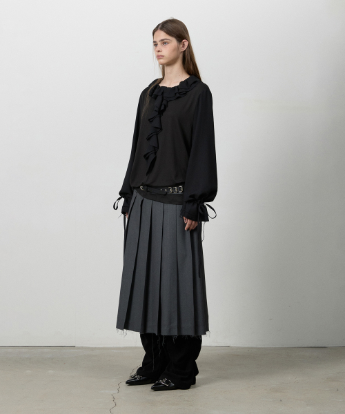 THREE TO EIGHTY(スリートゥエイティー)の「CUT HEM BELT PLEATS SKIRT CHARCOAL(スカート・レディース・その他・SMALL/MEDIUM)」の2枚目の写真