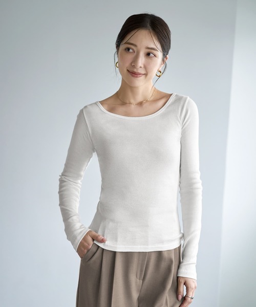 STYLE DELI(スタイルデリ)の「敏感肌対策◆中に着る綿100デコルテ開きカットソー(Tシャツ/カットソー・レディース・ダークブルー/カーキ/ブラック/ホワイト・MEDIUM)」の2枚目の写真