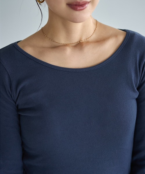 STYLE DELI(スタイルデリ)の「敏感肌対策◆中に着る綿100デコルテ開きカットソー(Tシャツ/カットソー・レディース・ダークブルー/カーキ/ブラック/ホワイト・MEDIUM)」の5枚目の写真