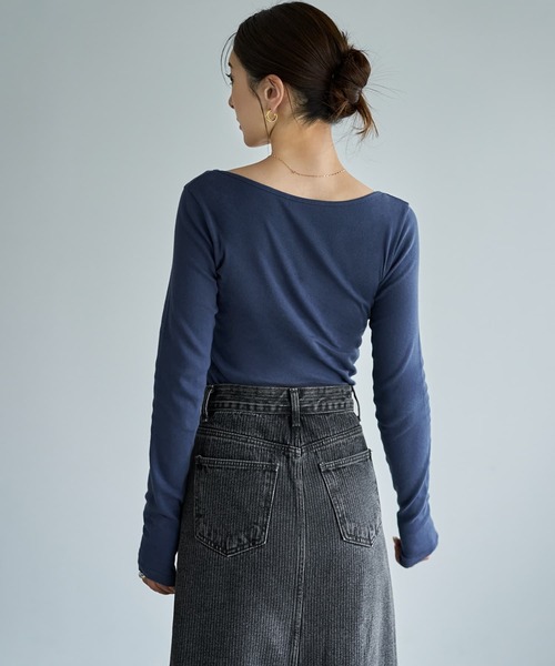 STYLE DELI(スタイルデリ)の「敏感肌対策◆中に着る綿100デコルテ開きカットソー(Tシャツ/カットソー・レディース・ダークブルー/カーキ/ブラック/ホワイト・MEDIUM)」の8枚目の写真
