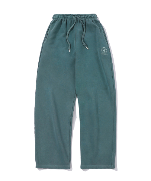 WYSE(ワイズ)の「ピグメントシンボルロゴスウェットパンツグリーン(スウェットパンツ・メンズ・グリーン・SMALL/MEDIUM/LARGE)」の1枚目の写真