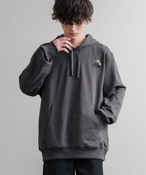 THE NORTH FACE（ザノースフェイス）の「THE NORTH FACE ザ・ノースフェイス FLOWER DOME RELAXED HD SWEATSHIRT GPT ワンポイントフワラー刺繍裏毛パーカー（パーカー・メンズ・グレイッシュベージュ/グレー/ローズ・M/L/XL）」の21枚目の写真