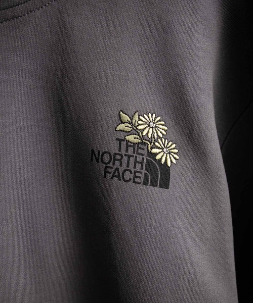THE NORTH FACE（ザノースフェイス）の「THE NORTH FACE ザ・ノースフェイス FLOWER DOME RELAXED HD SWEATSHIRT GPT ワンポイントフワラー刺繍裏毛パーカー（パーカー・メンズ・グレイッシュベージュ/グレー/ローズ・M/L/XL）」の10枚目の写真