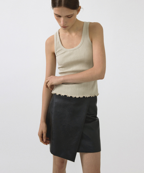 OCTETTE（オテット）の「LEATHER BUTTON WRAP SK_BLACK（スカート・レディース・その他・SMALL/MEDIUM）」の5枚目の写真