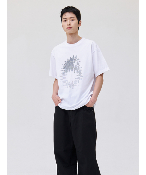 AKECII(アケシ)の「エイタ シーリング ハーフTシャツ-ホワイト(Tシャツ/カットソー・メンズ・その他・MEDIUM/LARGE)」の2枚目の写真