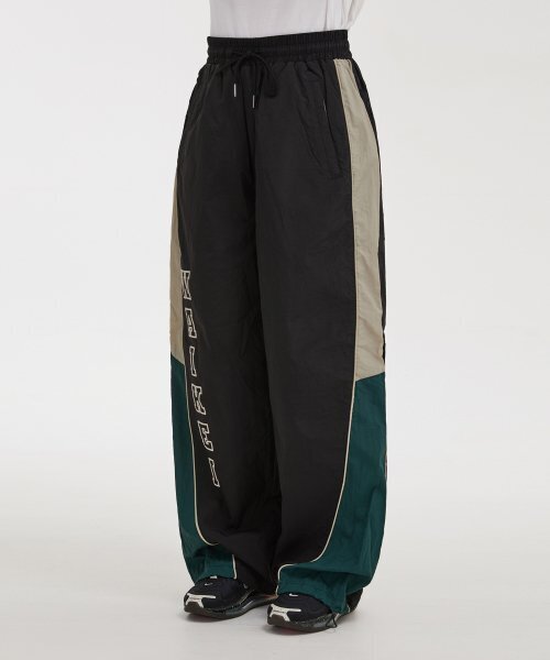 WaiKei（ワイケイ）の「カラー ブロック レーシング トラック パンツ ブラック（スウェットパンツ・レディース・その他・1/2）」の2枚目の写真