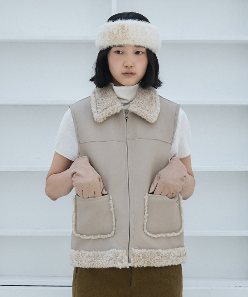 HOWUS（ホワス）の「REVERSIBLE MUSTANG VEST (BEIGE)（ベスト・レディース・Beige・ONE SIZE）」の2枚目の写真