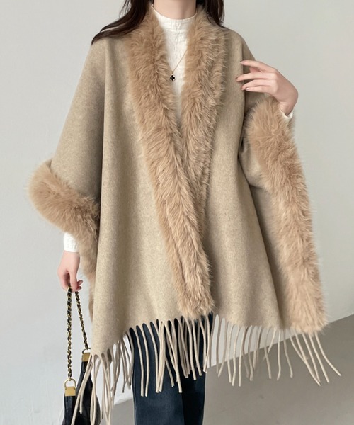 emi+（エミプラス）の「フリンジファードッキングメルトンポンチョ（ポンチョ・レディース・モカ/チャコールグレー/ブラック・FREE）」の10枚目の写真