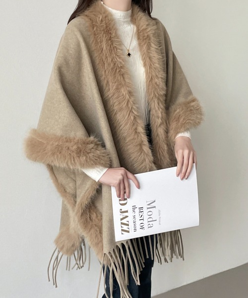 emi+（エミプラス）の「フリンジファードッキングメルトンポンチョ（ポンチョ・レディース・モカ/チャコールグレー/ブラック・FREE）」の13枚目の写真