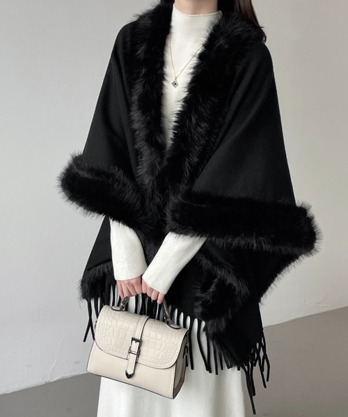 emi+（エミプラス）の「フリンジファードッキングメルトンポンチョ（ポンチョ・レディース・モカ/チャコールグレー/ブラック・FREE）」の17枚目の写真