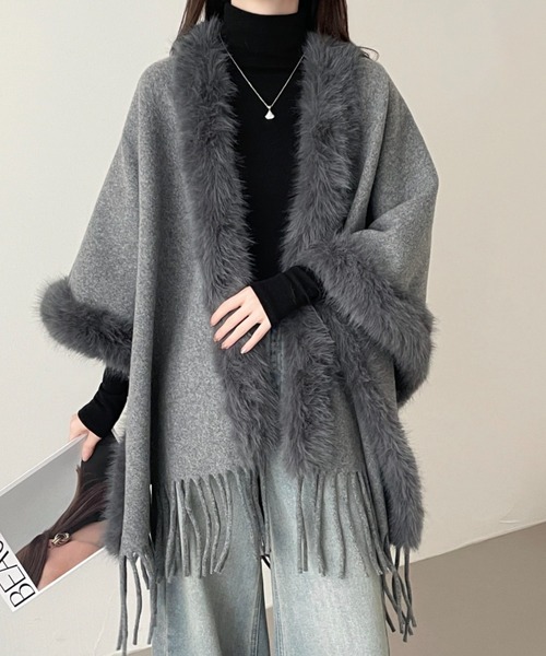 emi+（エミプラス）の「フリンジファードッキングメルトンポンチョ（ポンチョ・レディース・モカ/チャコールグレー/ブラック・FREE）」の5枚目の写真