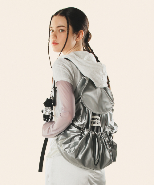 セール】[INT] String flap backpack _ Glittery silver（バックパック