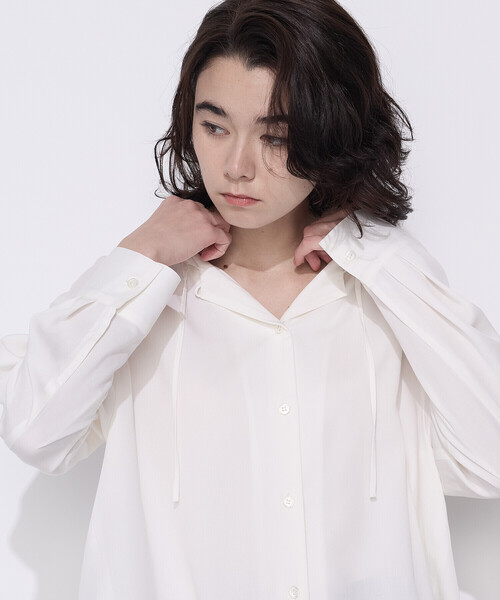 COMME CA Wardrobe（コムサワードローブ）の「レーヨンツイル フーディーブラウス（シャツ/ブラウス・レディース・ホワイト/ネイビー・FREE）」の7枚目の写真