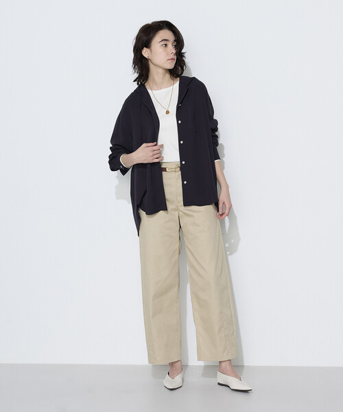 COMME CA Wardrobe（コムサワードローブ）の「レーヨンツイル フーディーブラウス（シャツ/ブラウス・レディース・ホワイト/ネイビー・FREE）」の11枚目の写真