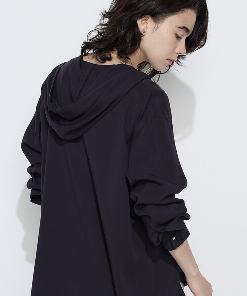 COMME CA Wardrobe（コムサワードローブ）の「レーヨンツイル フーディーブラウス（シャツ/ブラウス・レディース・ホワイト/ネイビー・FREE）」の15枚目の写真