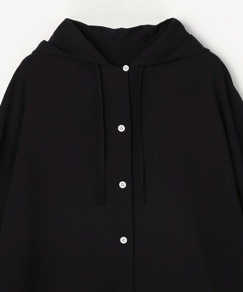 COMME CA Wardrobe（コムサワードローブ）の「レーヨンツイル フーディーブラウス（シャツ/ブラウス・レディース・ホワイト/ネイビー・FREE）」の18枚目の写真