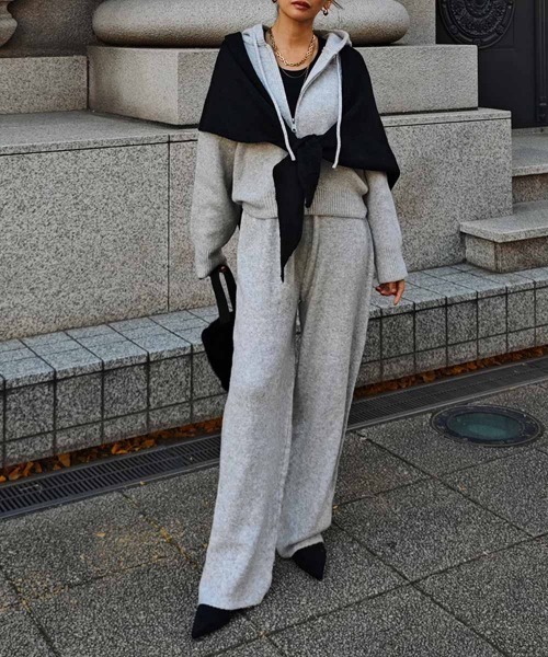 esutoreja（エストレジャ）の「ニットジップアップフーディセットアップ（セットアップ・レディース・ベージュ/グレー・FREE）」の3枚目の写真